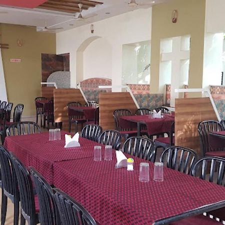 Hotel Rasraj , Dhule Bagian luar foto