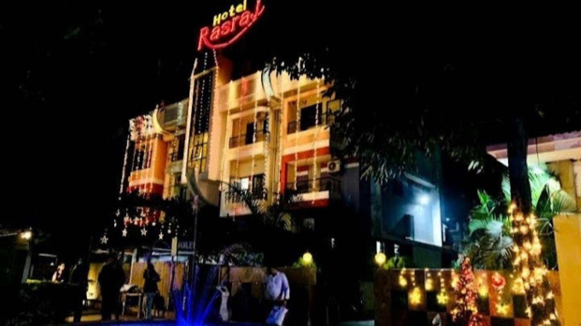 Hotel Rasraj , Dhule Bagian luar foto
